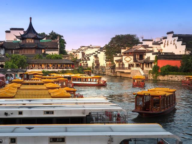 又到了秋天，第一座旅游城市，肯定选择六朝古都——南京！