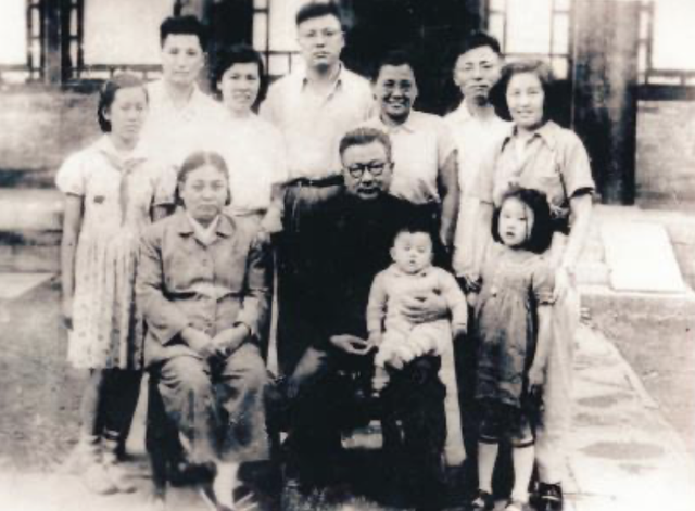 李伦参军荣获一等功	，无人知晓他是李克农的儿子，后来成就如何？
