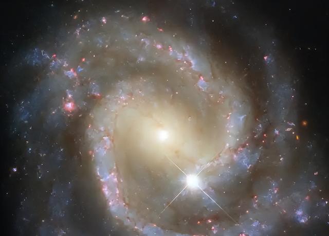韦伯望远镜揭秘：矮星系如何点亮137亿年前的宇宙黎明？