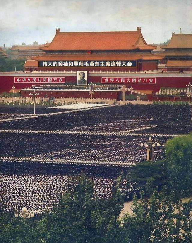 毛主席纪念堂：打破常规，坐南朝北，现在看来专家组简直太聪明了