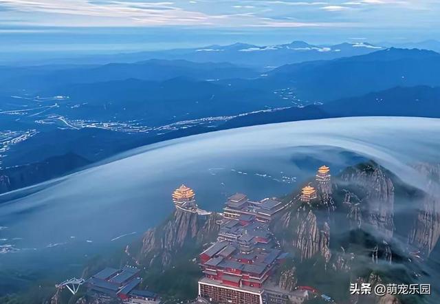 魏暐第19次登老君山，雨后奇观震撼全网，千万播放背后的神秘力量