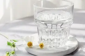 降尿酸，防痛风，你今天正确喝水了吗？图片