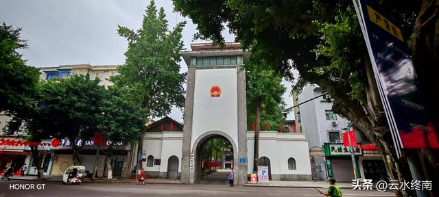 如果说它是四川的“母亲河”，就是因为它成就了“天府之国”？