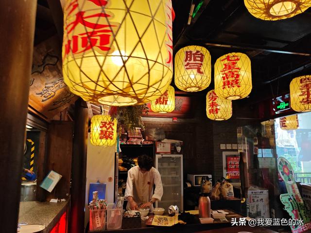 以吃的名义南京一日游：南京大牌档的午餐，四个招牌菜点了三样