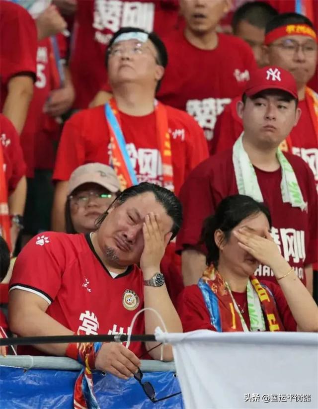 5-0常州队输惨了球迷却不骂，男足为啥总被喊解散？