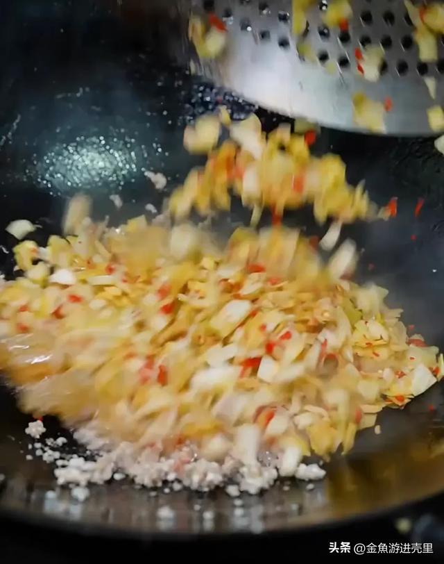 3步解锁湘潭酸包菜！酸爽脆嫩超下饭，零失败秘诀让你秒变大厨