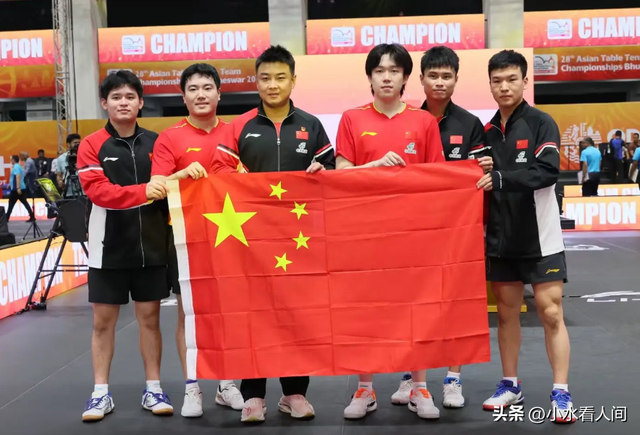 国乒夺冠连夜“逃离”印度，个个表情失控，王皓老婆一句逗笑全网