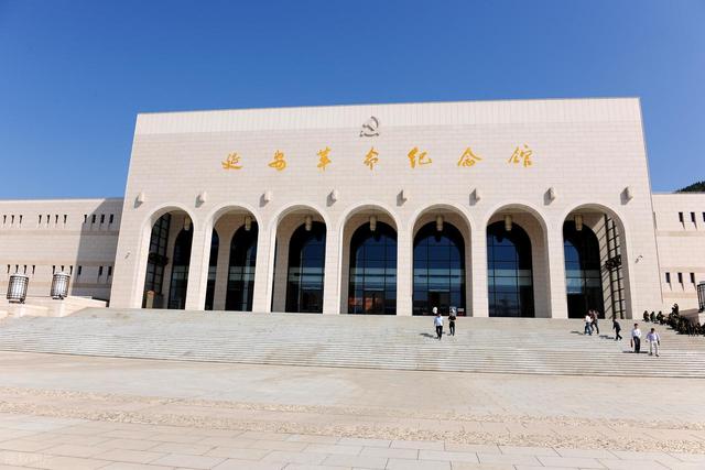 我是铜川人，去了延安和榆林，实话实说：这俩陕北名城差异真不小