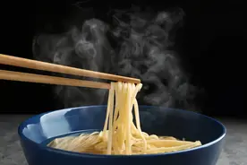 从口腔到肠胃，一口“烫食”伤害整个消化道图片