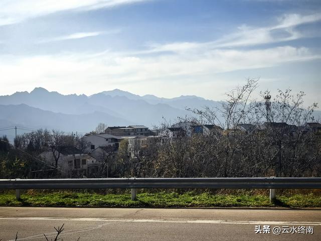 轻松开车看山景：有蓝田这条最美“山景路”，就没环山路什么事了