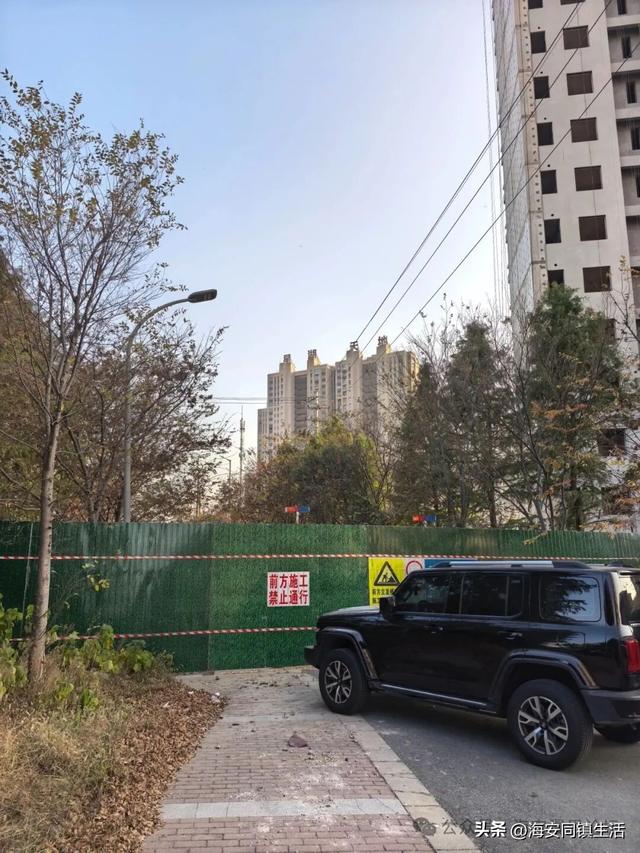 在海安新立发桥上看看老通扬河的水，回味春秋风云！