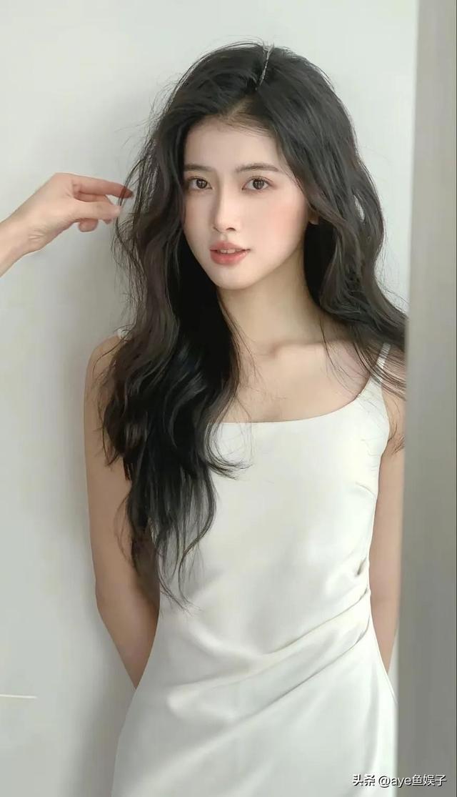 短剧也被丑女攻陷，小鸡嘴、绿豆眼、满脸科技，长相平平却吹上天