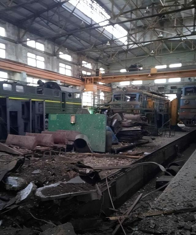 乌克兰全黑了！核打击前最后警告，俄军发射13枚“全球禁止”导弹