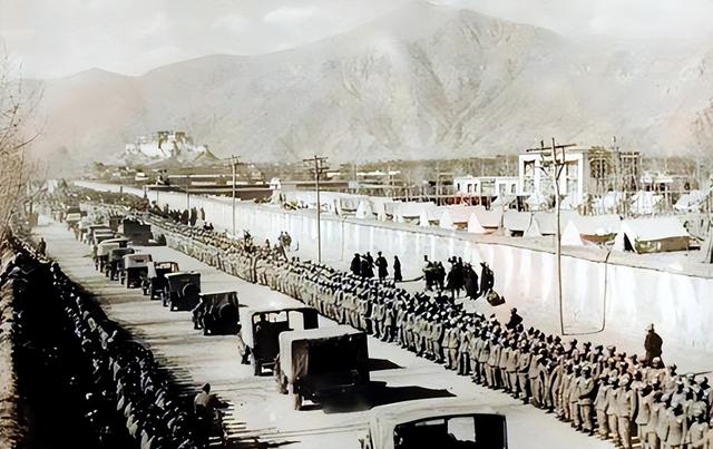 雪域天路奇迹，1200 公里青藏公路，只用 7 个月零 4 天被 “砸” 出来了