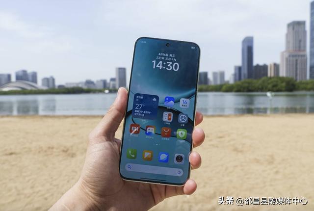 红米放弃武德，骁龙8sGen4+7550mAh+金属中框+护眼屏，低至1461元