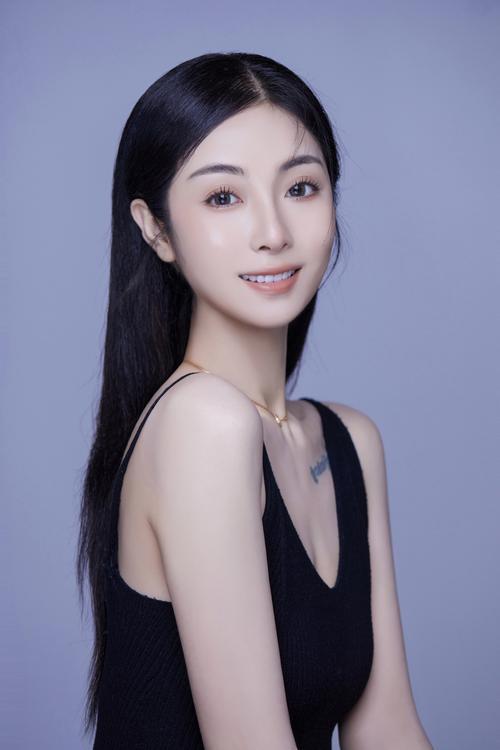 花50万买英国精子生3娃，7年后山东女子现状曝光：她后悔了吗？