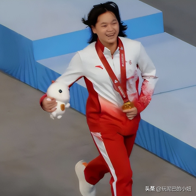 被“炮轰”仅半个月，比赛再次失利的全红婵，已经走上了另一条路