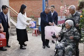 省、市退役军人事务部门慰问中国首位女空降兵马旭图片