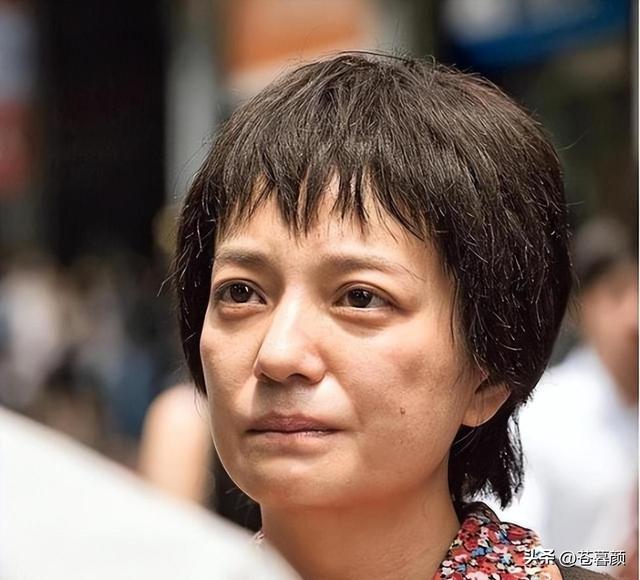 落地凤凰不如鸡！赵薇回老家探亲，全副武装包裹，不敢露脸怕见人