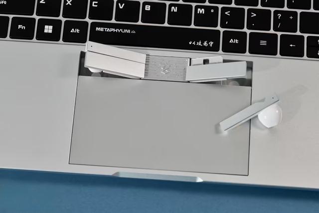 最怪异笔记本值得买吗？13代酷睿，主流配置，到手价2519元起