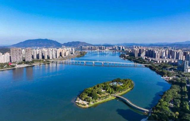 广东“巨无霸”地级市，面积比广州、湛江都大，人口不到深圳13