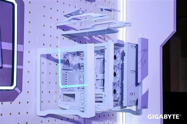 技嘉秀出六大肌肉！锐龙X3D打鸡血、DIY进入3.0新时代
