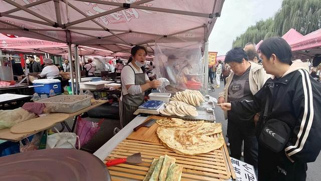 极光+口岸！2025国庆“国门游”崛起，多省订单增速超100%