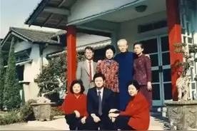 1985年，孙立人和两任妻子张晶英、张梅英的合影，5年后去世图片