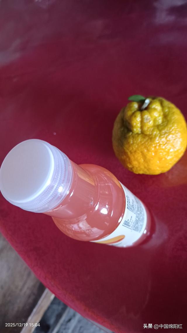 个人感觉从报国寺到金顶的全程徒步路线上的物价太贵了