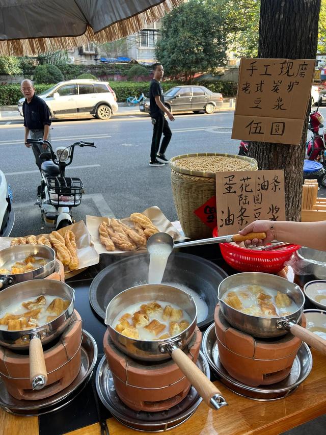 从广州去武汉住了一个月，真心话：差太远，但不是你想的那种