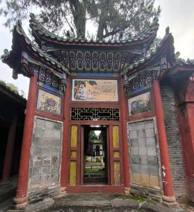 参观勉县武侯祠