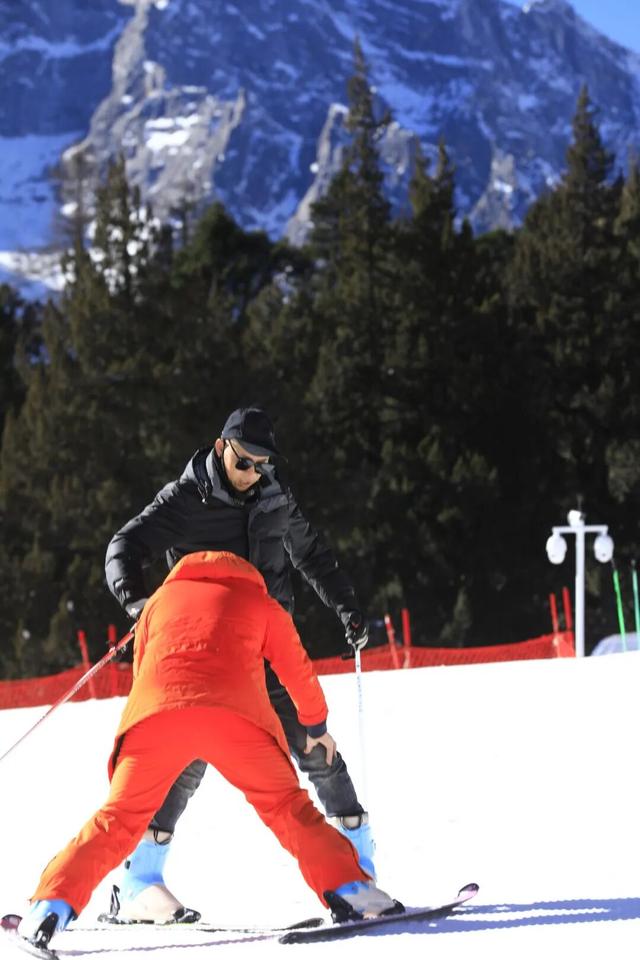 向快乐出发！毕棚沟月亮湾冰雪娱乐场盛大开启！