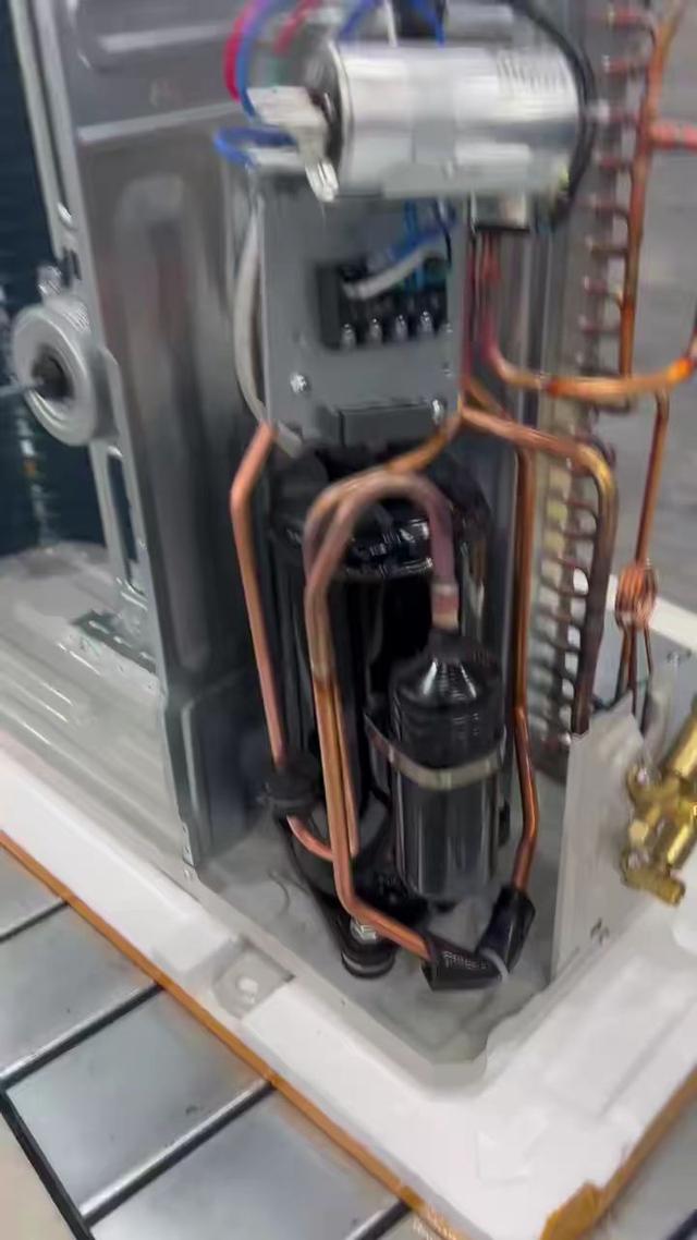 AI热潮推高铜价：国内空调巨头被迫推进"以铝代铜"技术标准求生