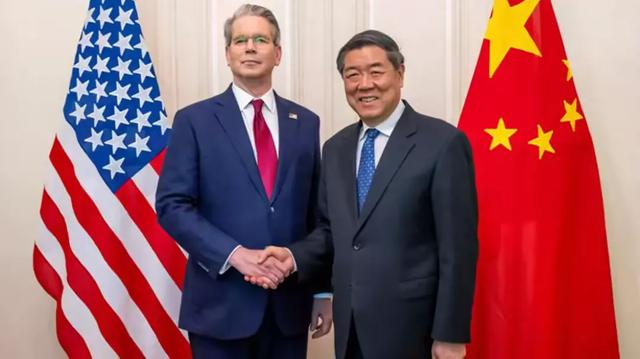 中美会谈刚结束,一架美专机降落北京,特朗普:将与中国达成协议