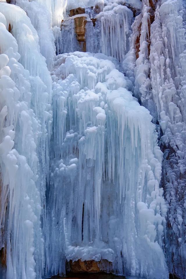 陇南，在冰瀑与雪野之间。