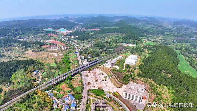 四川南充没铁路的小县城，常住人口排名末尾，凭啥很有发展潜力？
