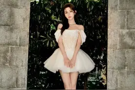 哈尼克孜戴眼镜，究竟有多“丑”，3张照片告诉你图片