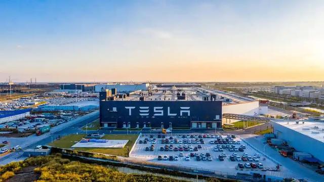 特斯拉出最豪薪酬！马斯克狂揽1万亿，十年得让公司市值涨7万亿