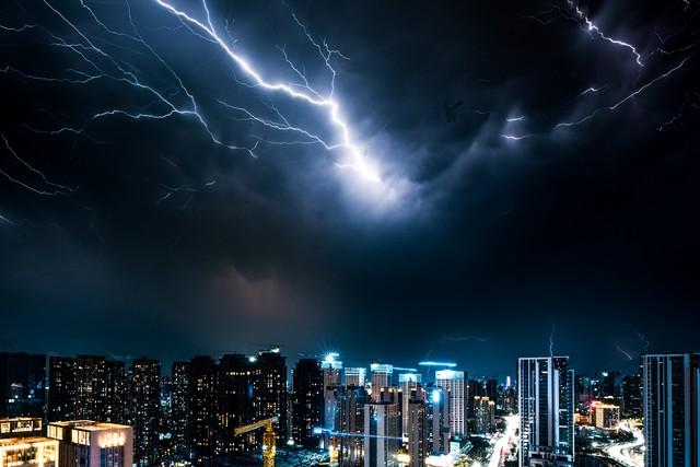 河南这场雨究竟有多大？大暴雨+12级大风！今晚起全省有雨