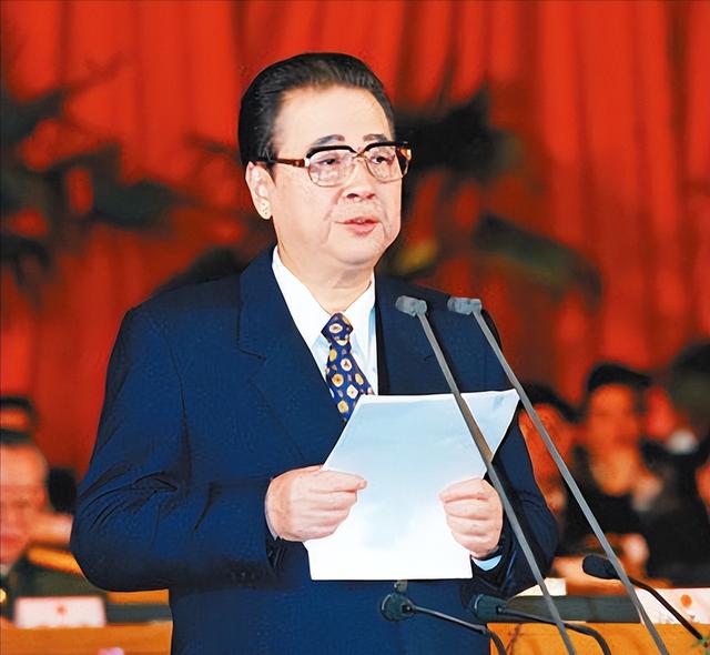 原国务院总理李鹏曾坦言：外界传我是周总理养子的说法，并不确切