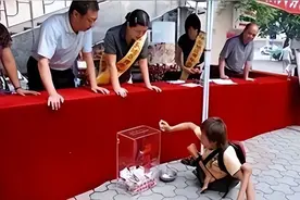 当年汶川地震中，捐款185元的残疾小乞丐龚忠诚，后来怎么样了？图片