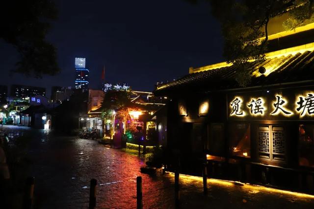 东莞有个宝藏地！下坝坊的24小时，从静谧古村到流光幻境