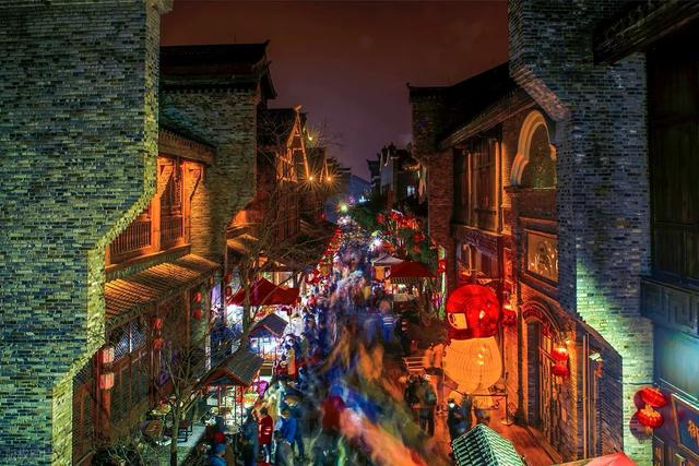 新春盼头 武汉年味已拉满 2026金马新春十大游玩攻略 逛吃赏玩全搞定