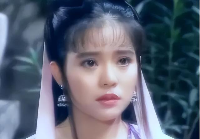 喂奶12年、同床入睡15年、跟儿子拍婚纱照，畸形的爱真离谱！