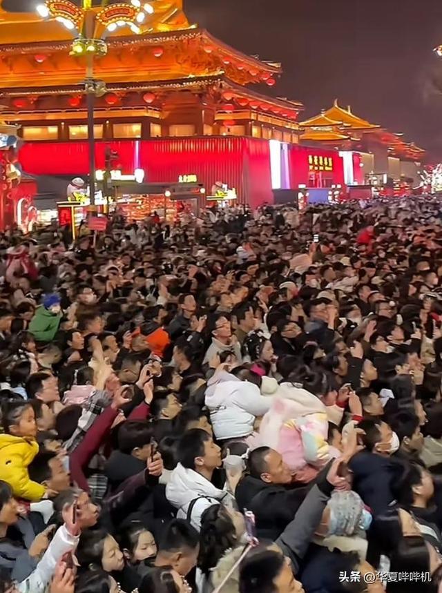2025国庆出行报告：最堵高速、最挤景区TOP5出炉！你中招了吗？