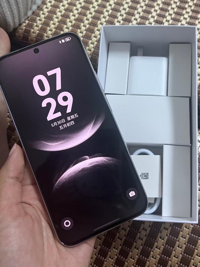 花2070买华为Nova14被吐槽不识货，还不如买Nova14 Ultra