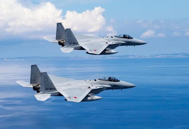 高市早苗恶人先告状，污蔑歼15照射日机很危险，威胁将坚决回应