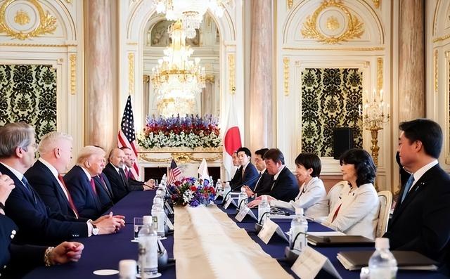 中美俄朝统一战线，48小时美国2次警告，石破茂：高市要毁了日本