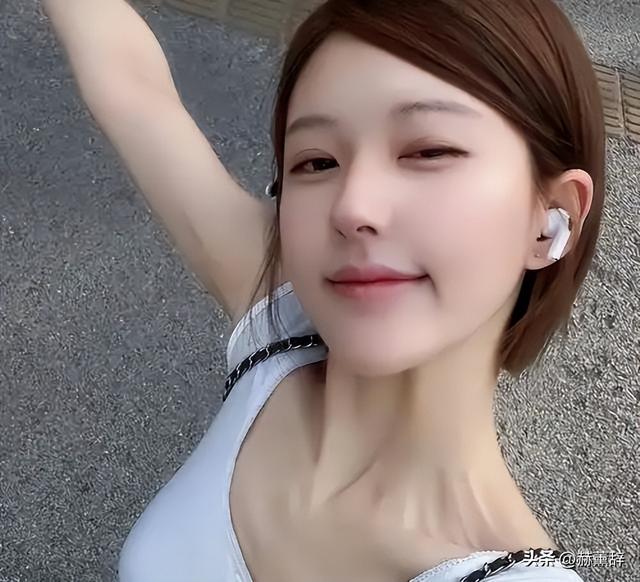 陪玩陪睡根本不够！认干爹、舔手指，背地里的阴暗面彻底藏不住了