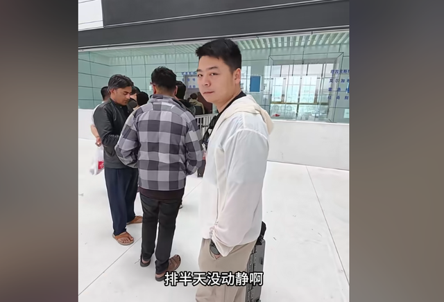 中国男子游巴基斯坦，警察一路暖心护送，却遭司机半夜盯梢要钱！